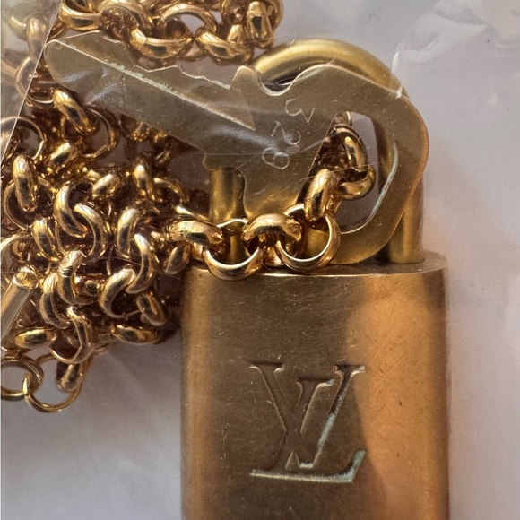 Louis Vuitton Lock & Key w/unbranded chain 329 - Picture 1 of 2